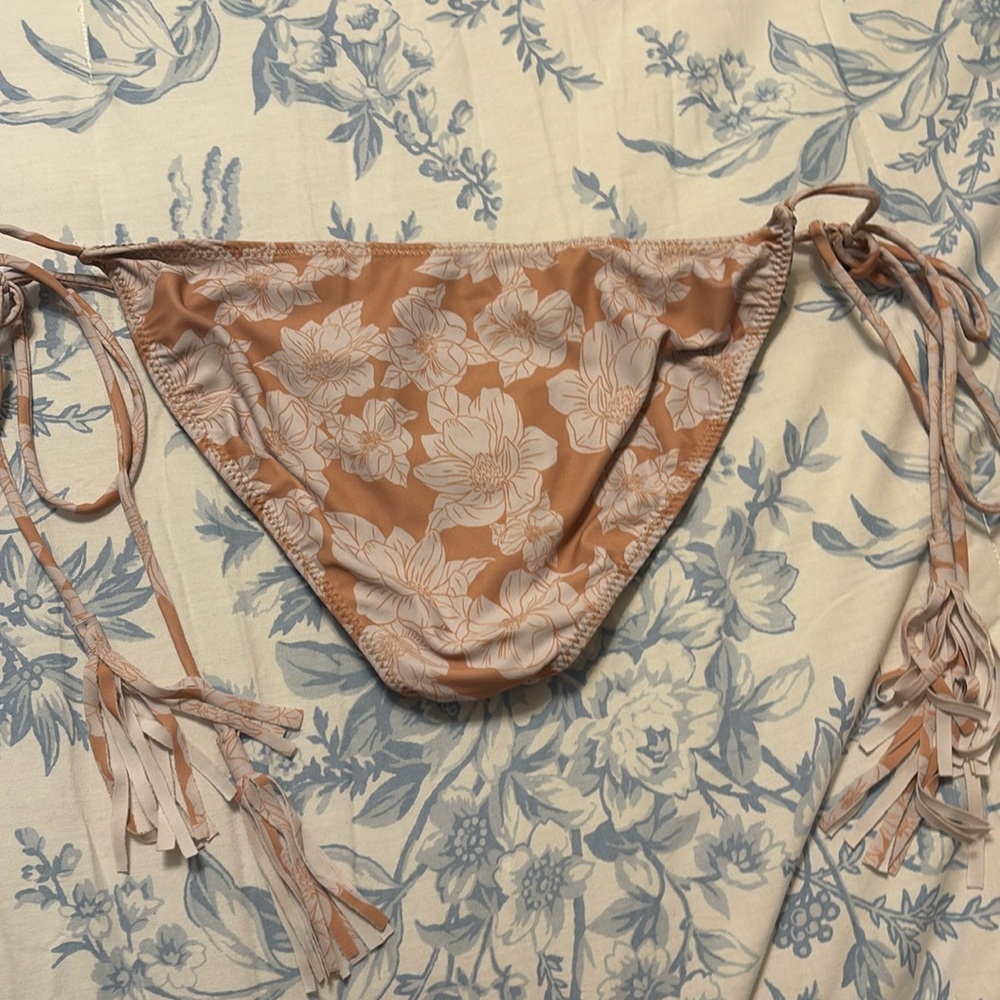 Acacia bottoms!